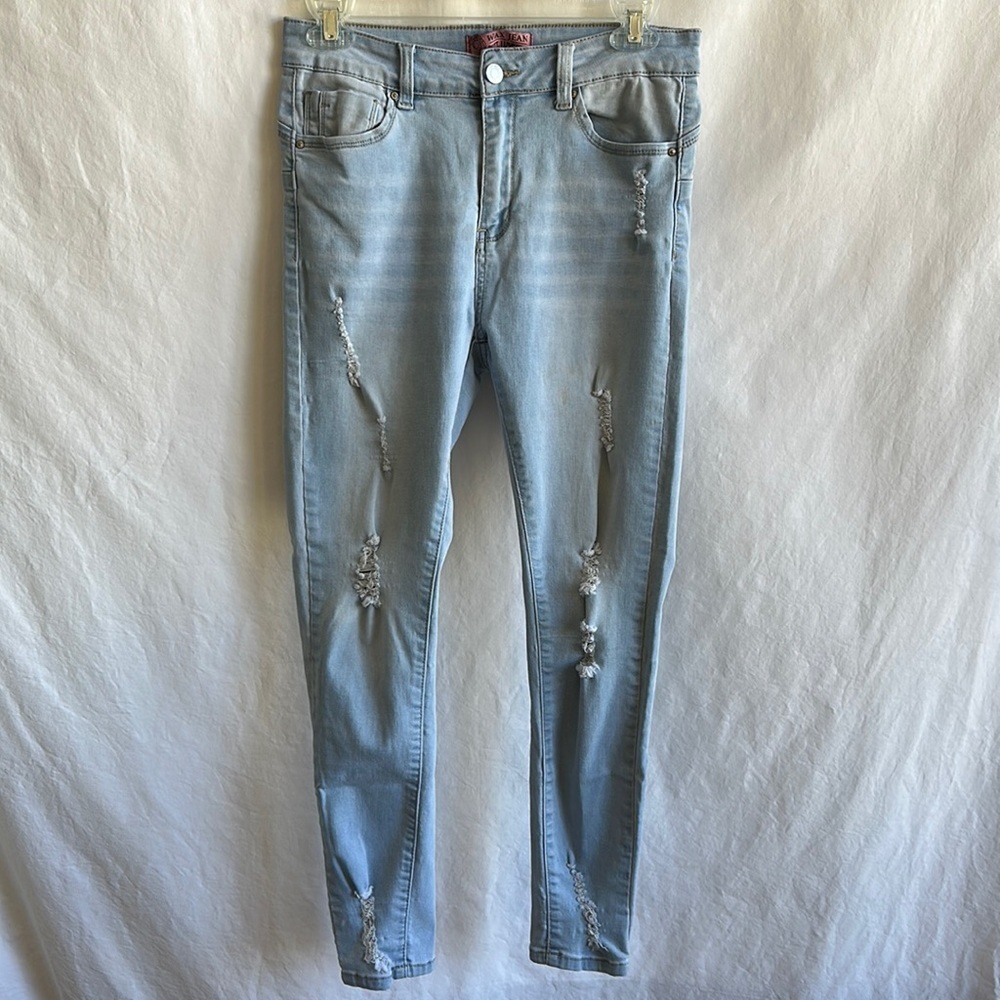 Wax Jean light wash distressed skinny jeans, size 9/29